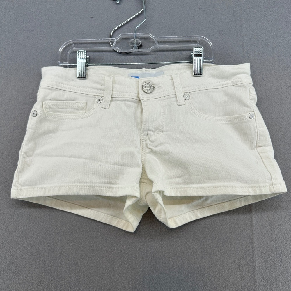 Levis White Denim Shorts Casual Everyday Wear Womens Size 27 waist‎